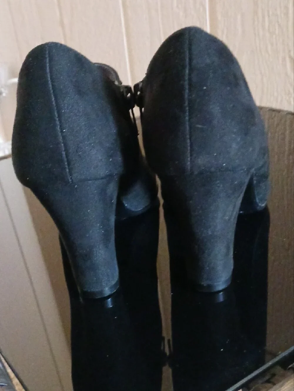 NWOT- Aerosoles Black Suede Cutout Pumps